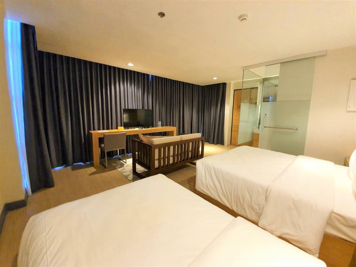 The Upperroom @ Real Suites Bacolod Kültér fotó