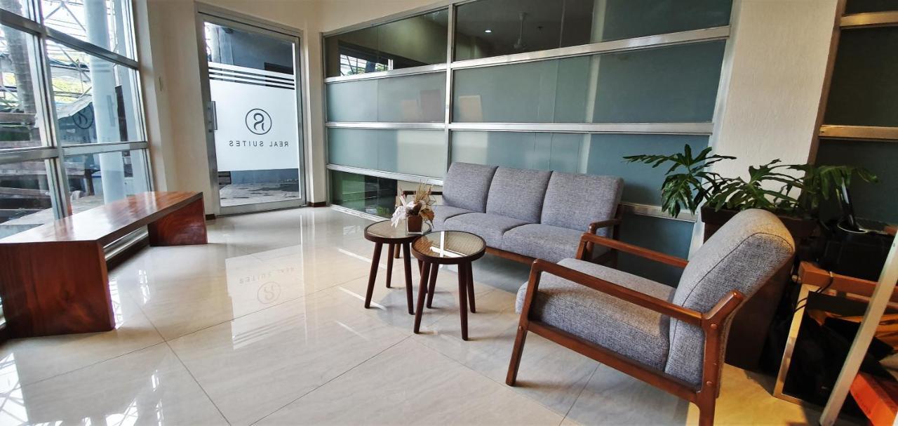 The Upperroom @ Real Suites Bacolod Kültér fotó