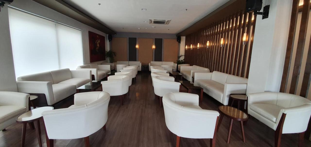The Upperroom @ Real Suites Bacolod Kültér fotó