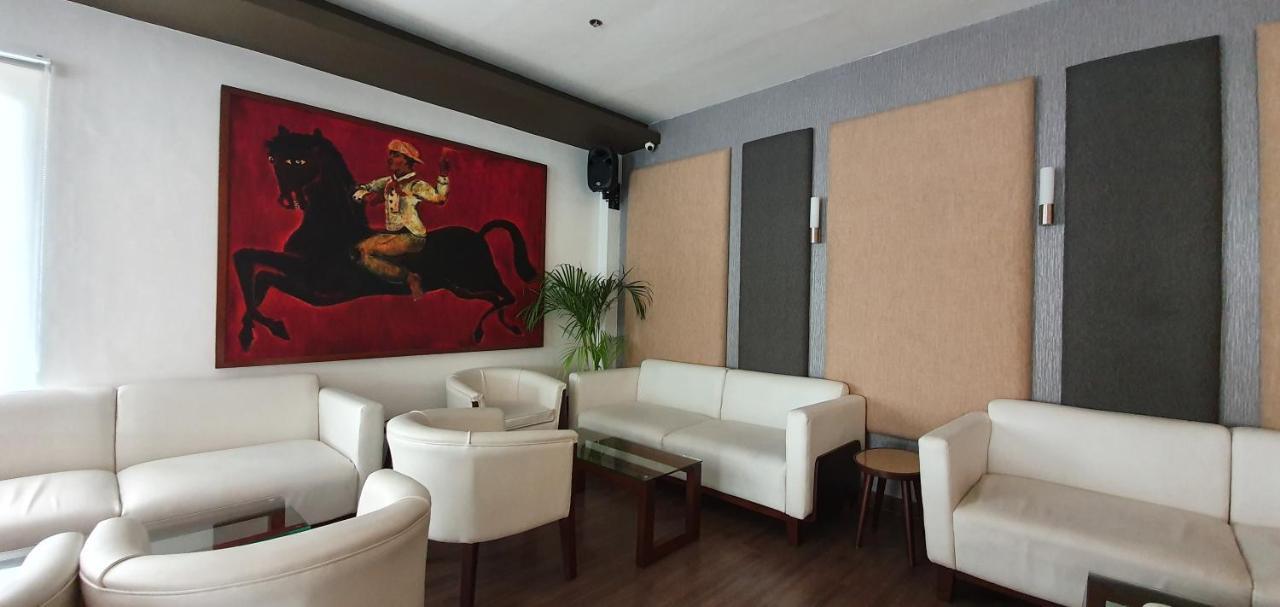 The Upperroom @ Real Suites Bacolod Kültér fotó